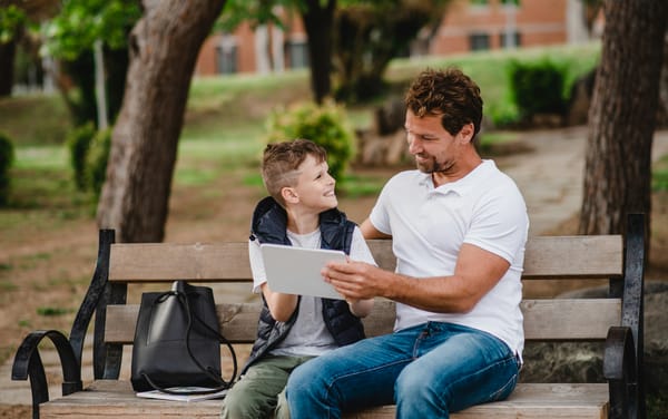 Universidad asegurada: un regalo para tu hijo que vale más que un juguete